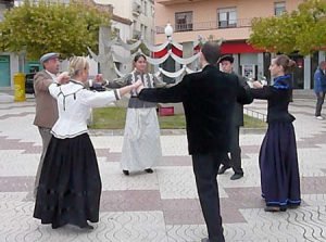 La sardana i el seu monument